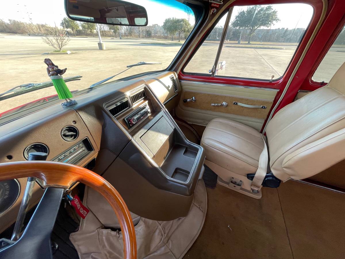Chevy-van-1978-red-12