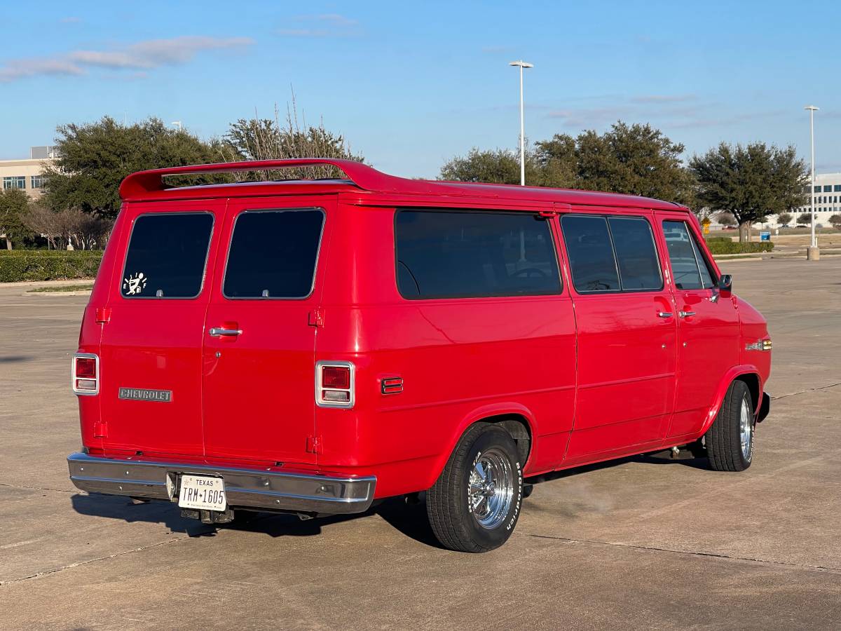Chevy-van-1978-red-2