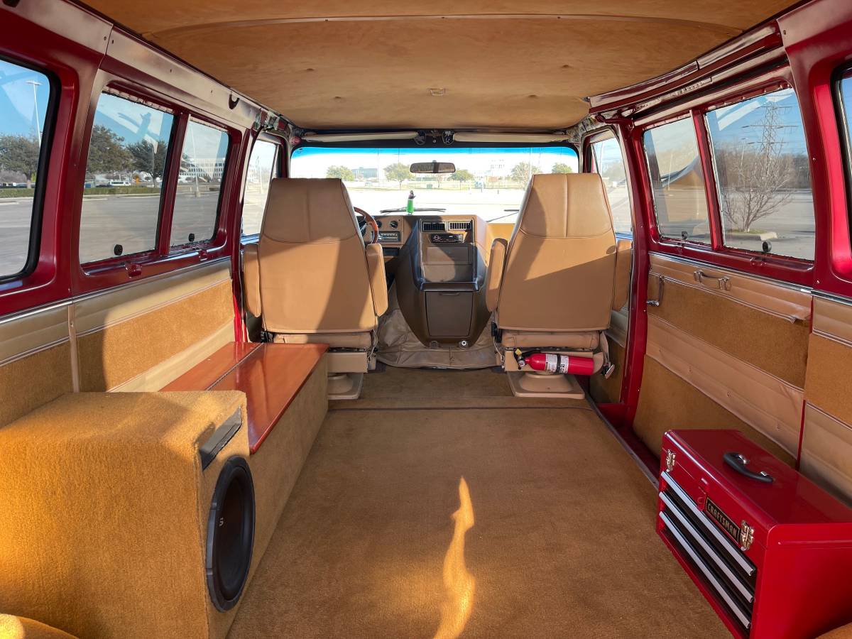 Chevy-van-1978-red-3