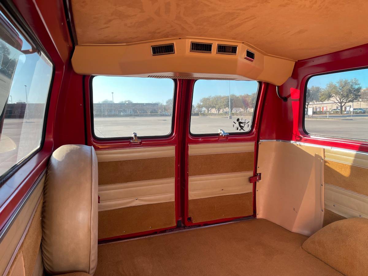 Chevy-van-1978-red-7