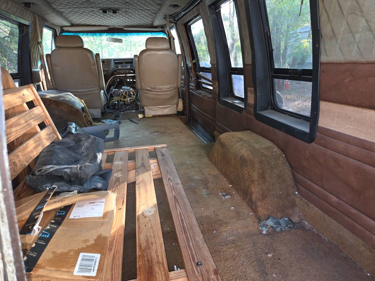 Chevy-van-1984-11