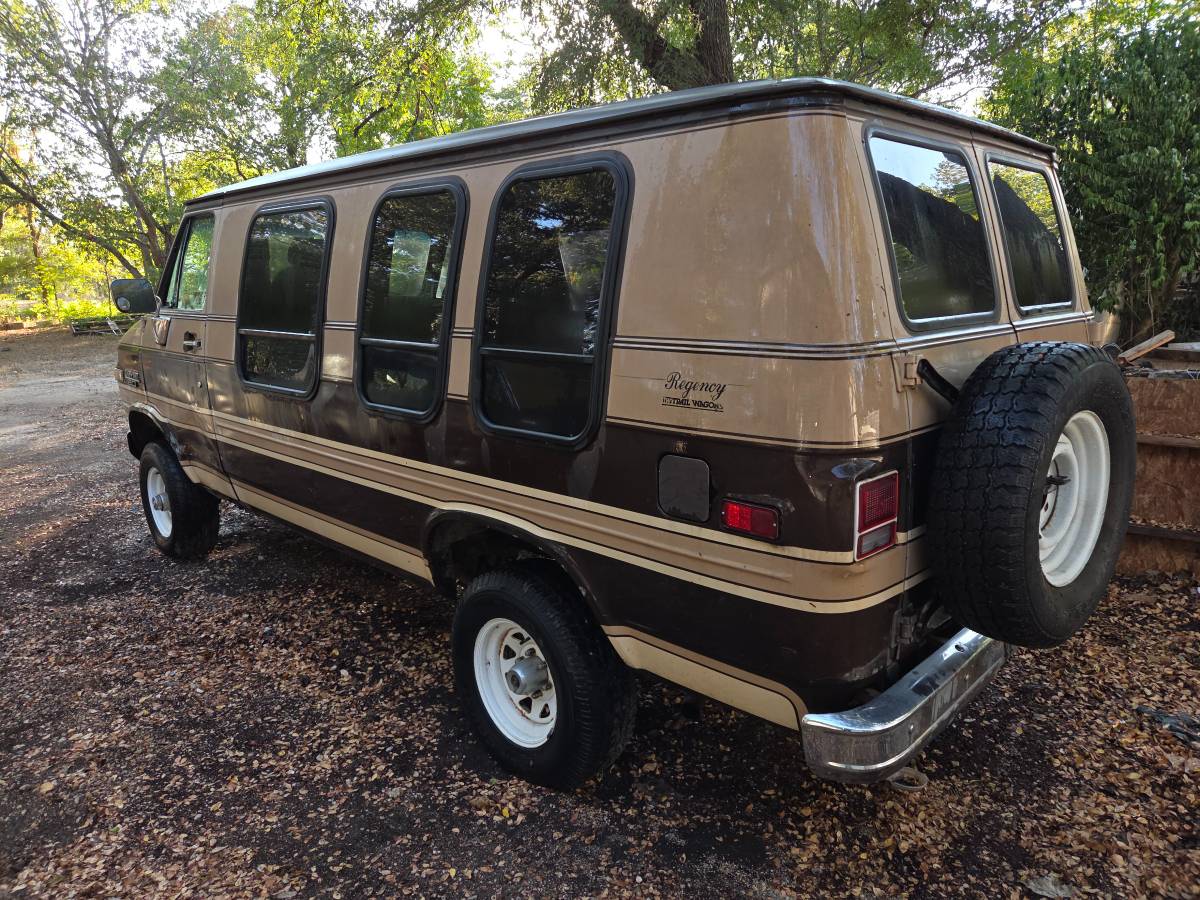 Chevy-van-1984-3