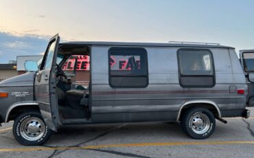 Chevy-van-1988-grey