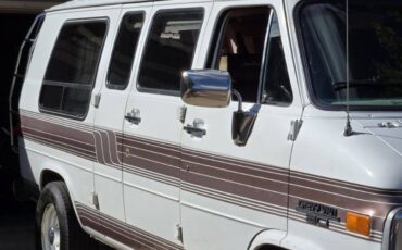 Chevy-van-1991-white-7