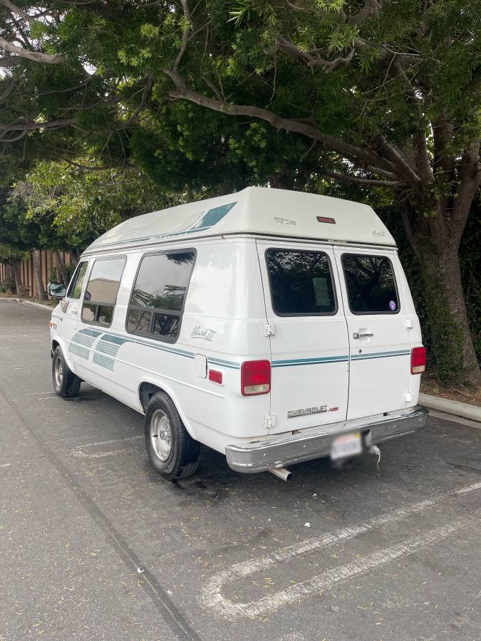 Chevy-van-1993-white-10