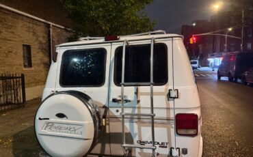 Chevy-van-1995-white-2