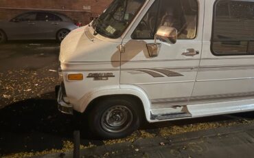 Chevy-van-1995-white-3