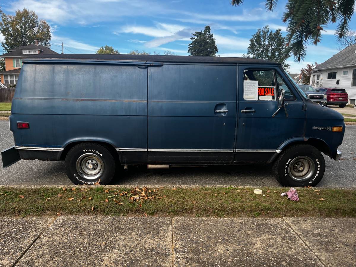 Chevy-van-20-1976-blue-1