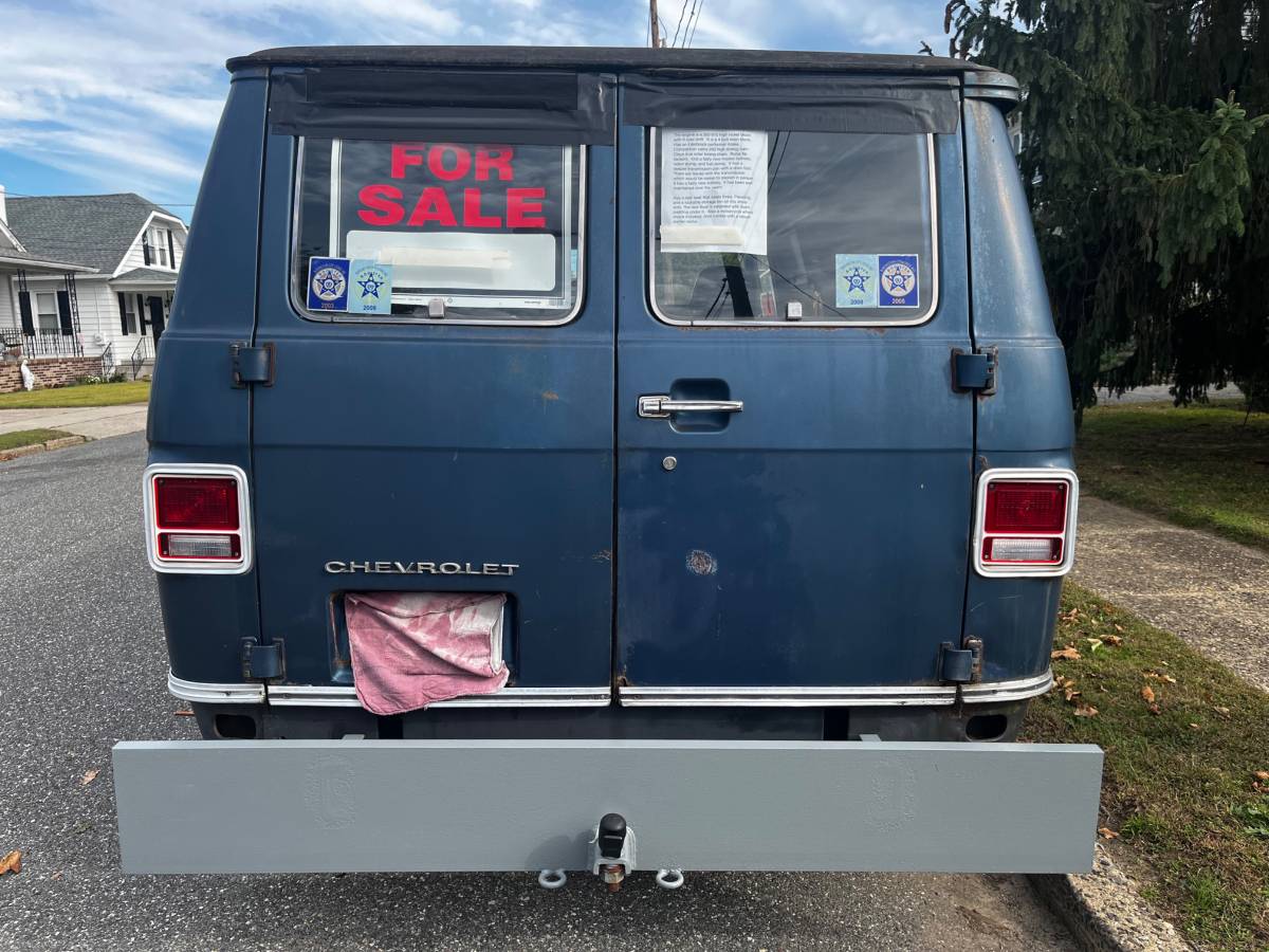 Chevy-van-20-1976-blue-2