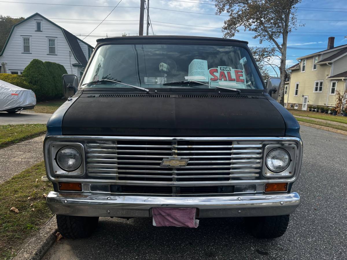 Chevy-van-20-1976-blue-3