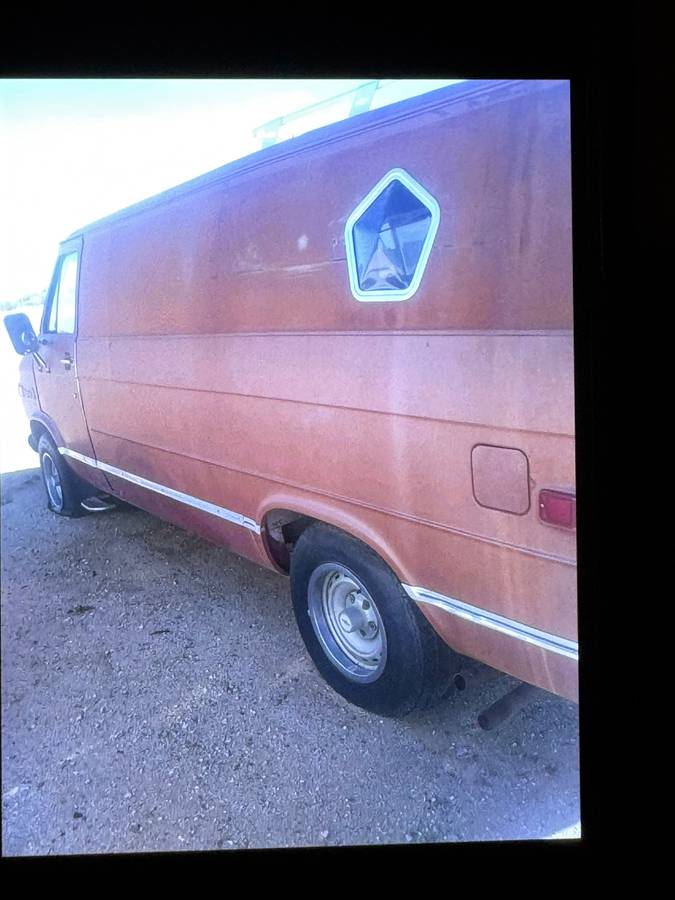 Chevy-van-g20-1977-brown-14