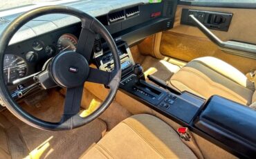 Chevy-z28-camaro-iroc-1986-white-3