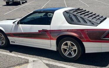 Chevy-z28-camaro-iroc-1986-white