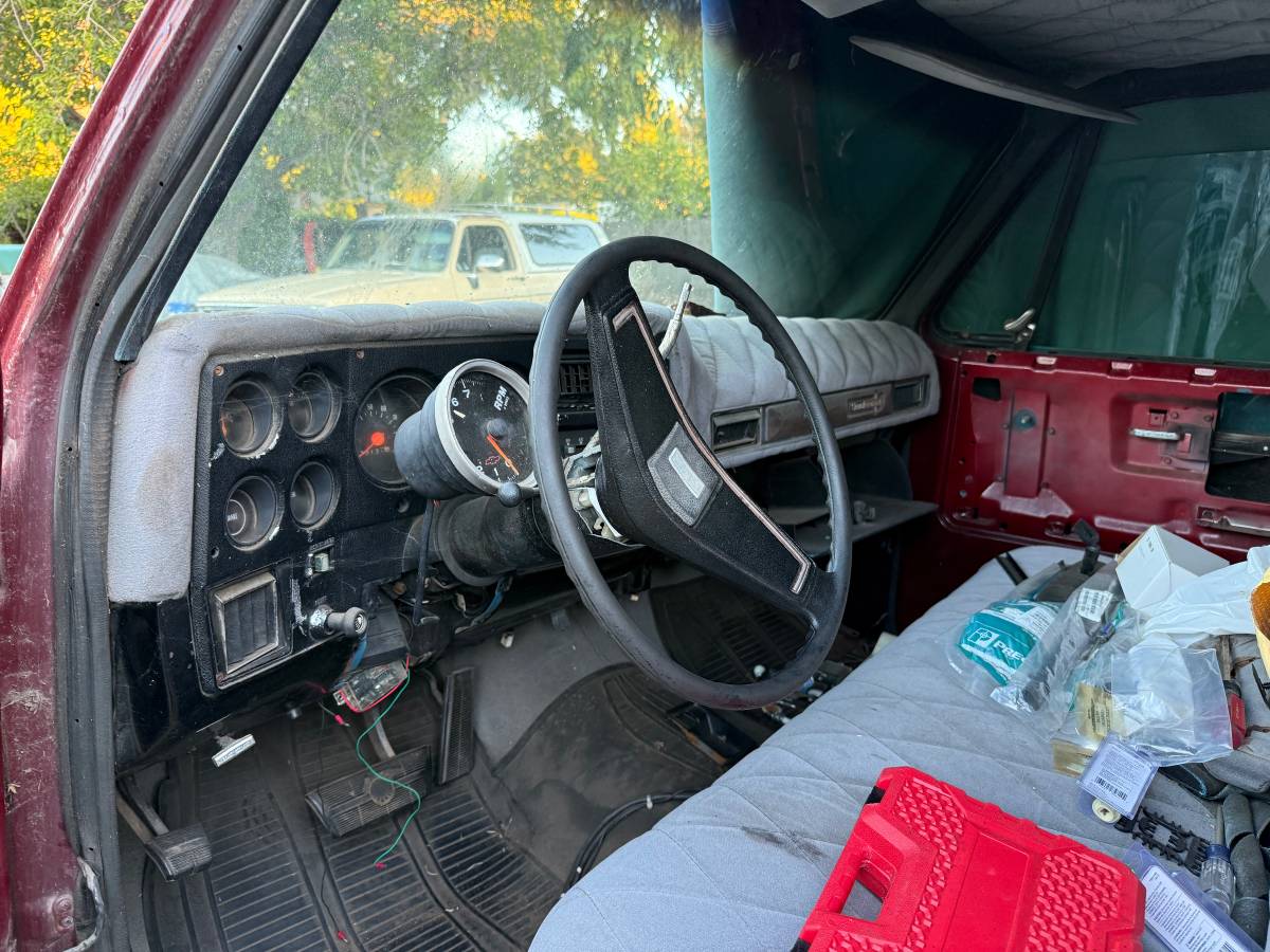 Chevygmc-1974-red-1