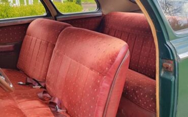 Chrysler-1947-3