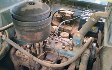 Chrysler-1947-4