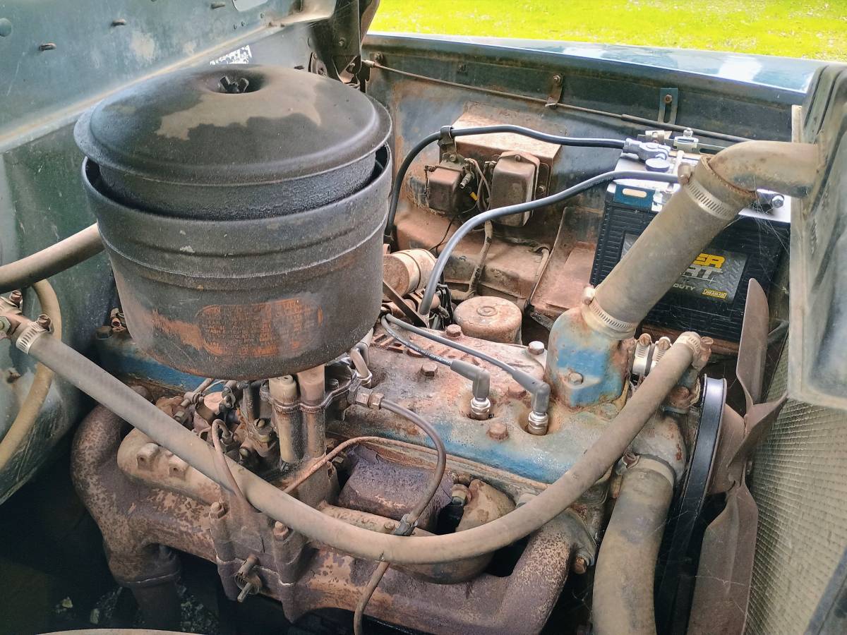 Chrysler-1947-4
