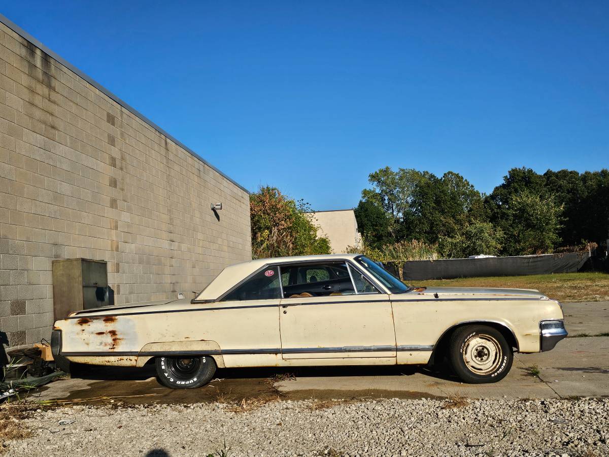 Chrysler-300-1965-white-2