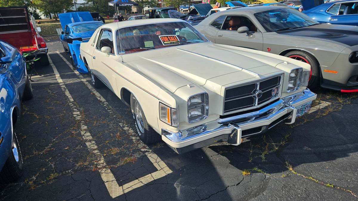 Chrysler-300-1979-white-1