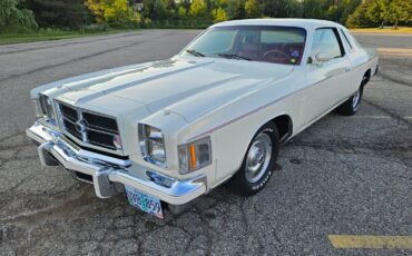 Chrysler-300-1979-white-2
