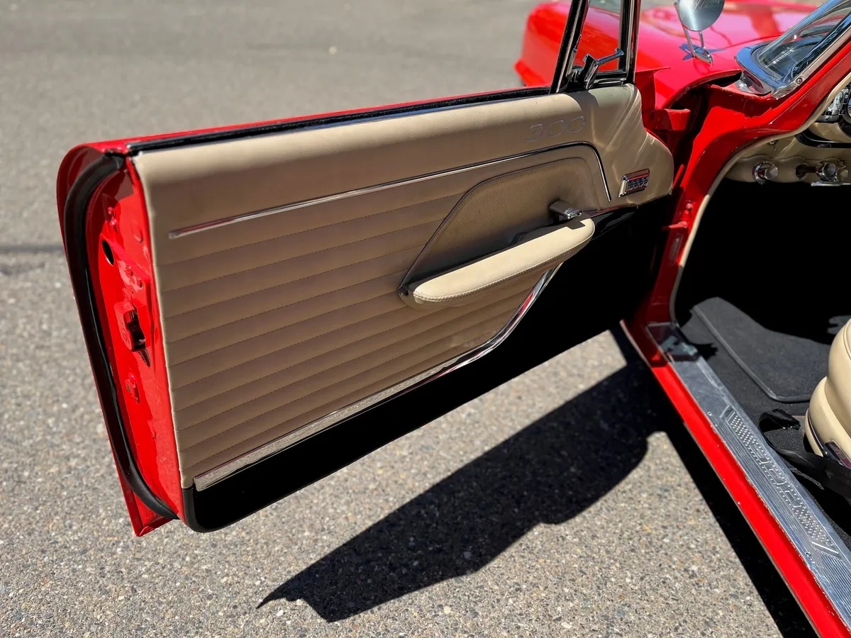 Chrysler-300c-1957-Red-Tan-16