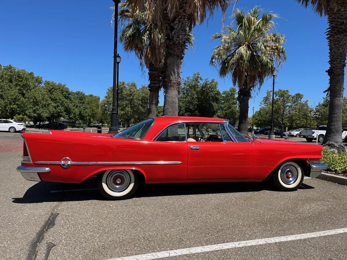 Chrysler-300c-1957-Red-Tan-8
