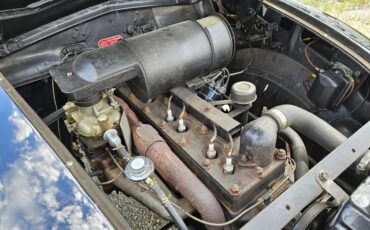 Chrysler-Airflow-1937-2