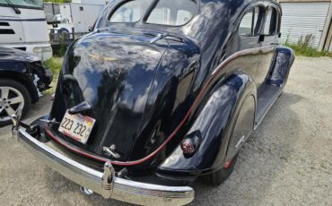 Chrysler-Airflow-1937-6