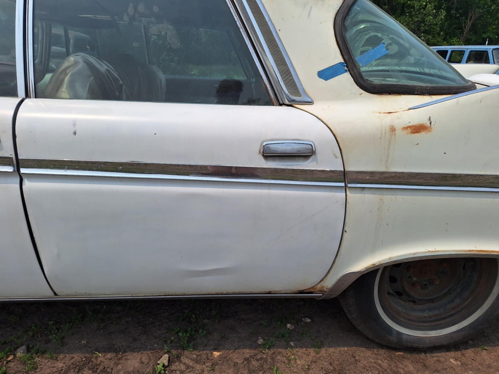 Chrysler-Imperial-1961-10