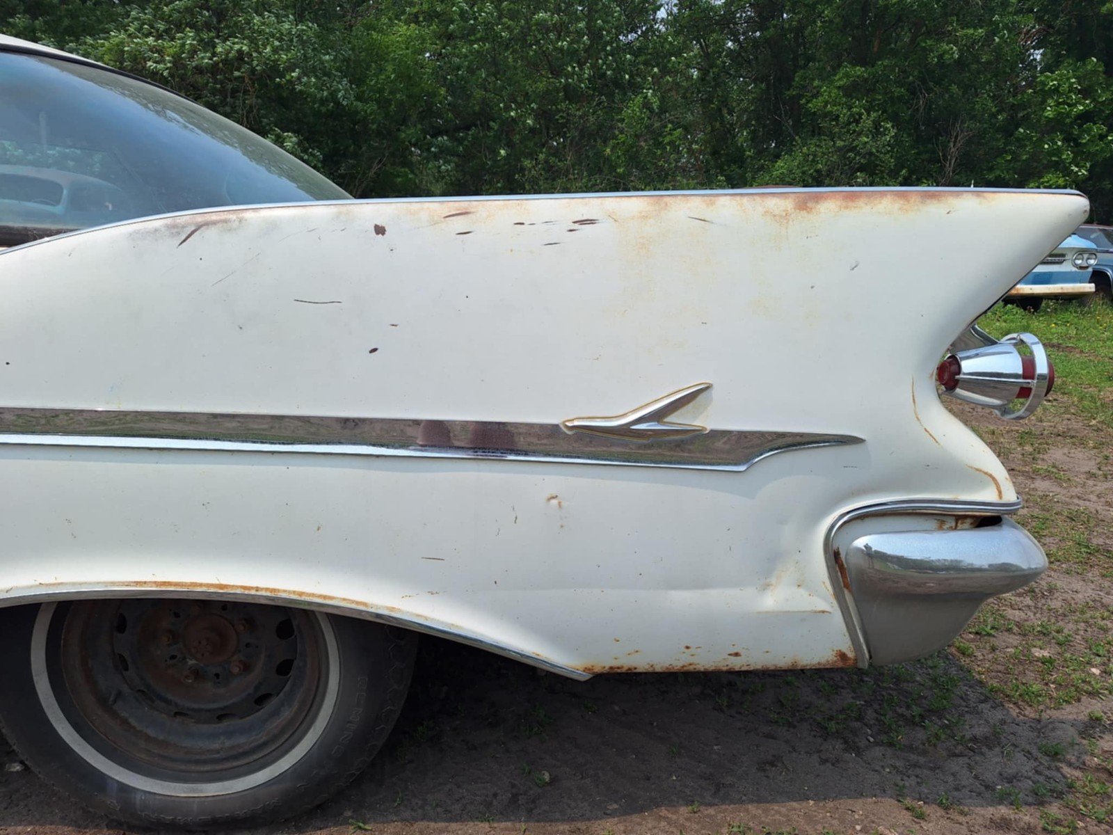 Chrysler-Imperial-1961-11