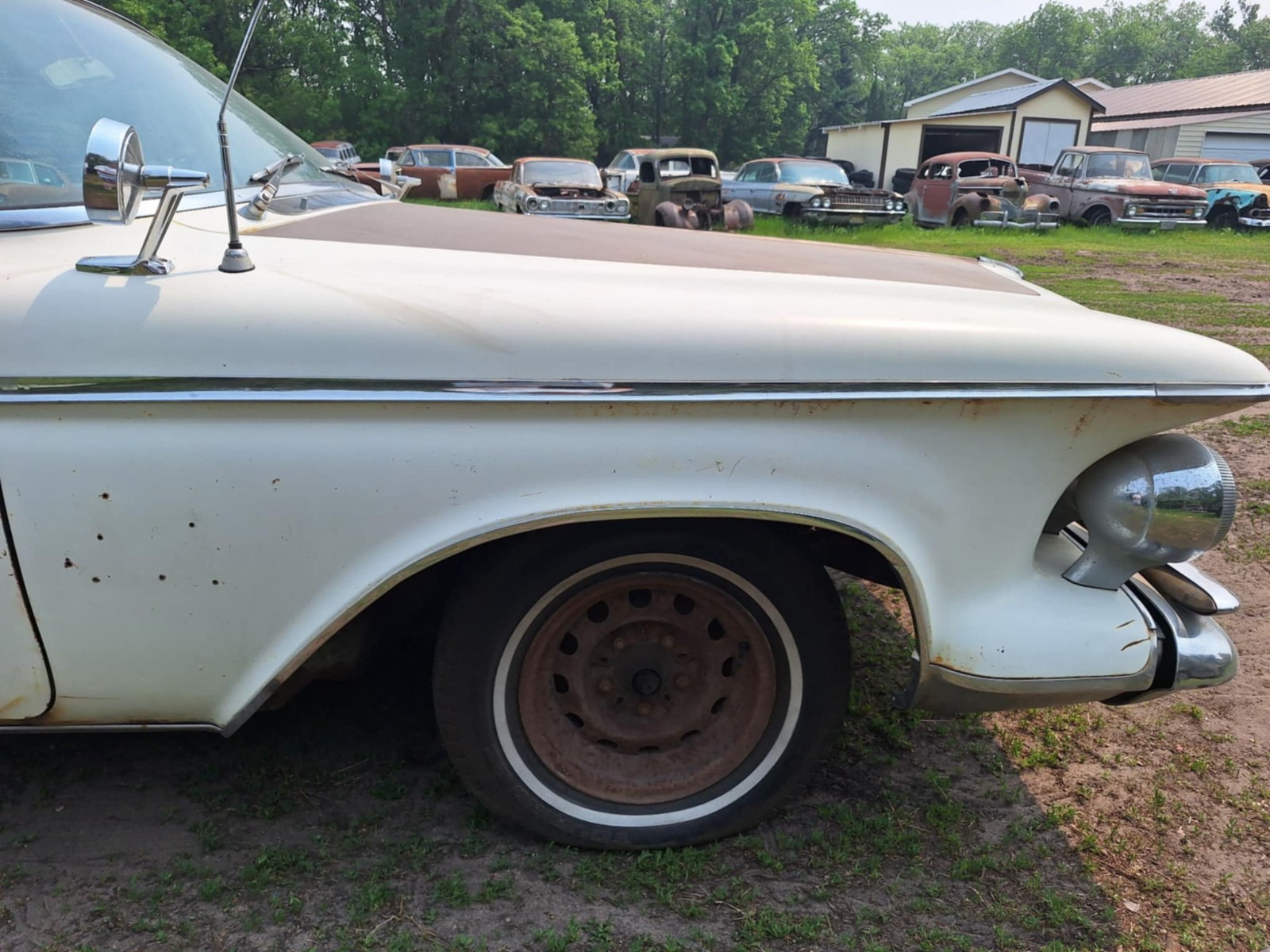 Chrysler-Imperial-1961-17