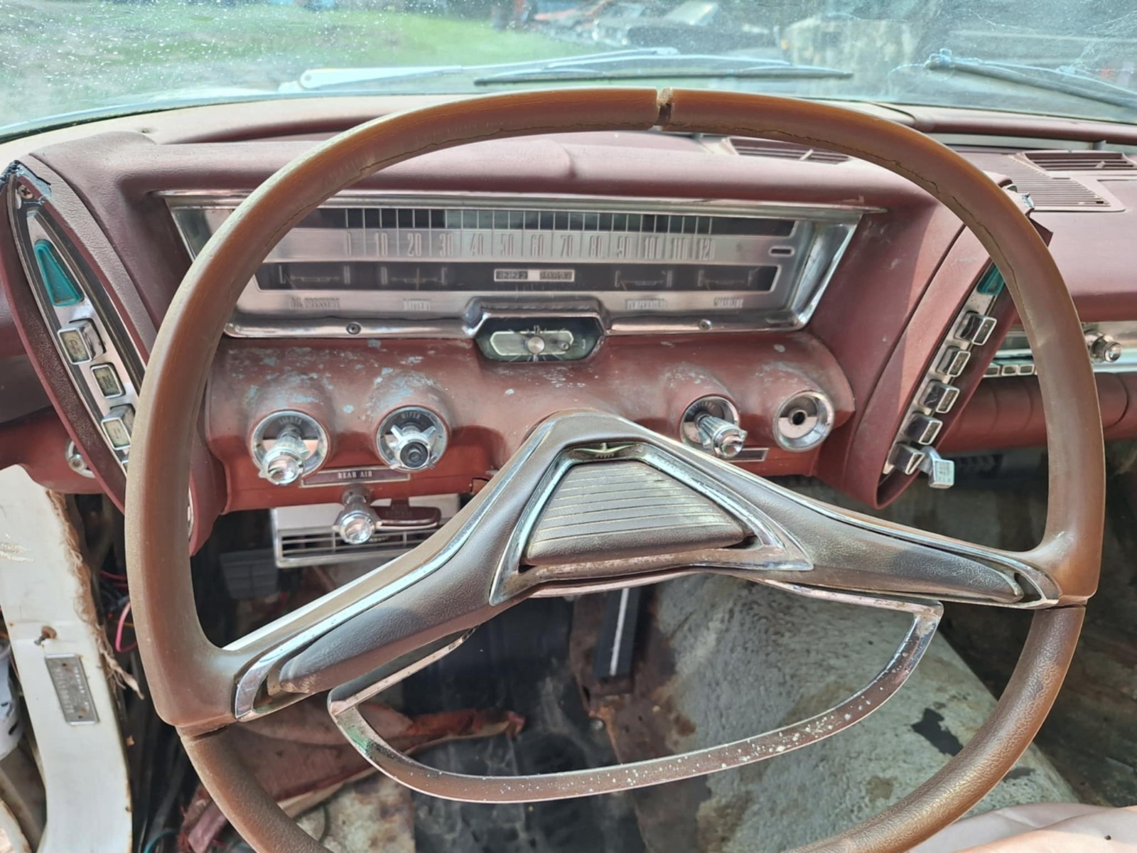 Chrysler-Imperial-1961-21