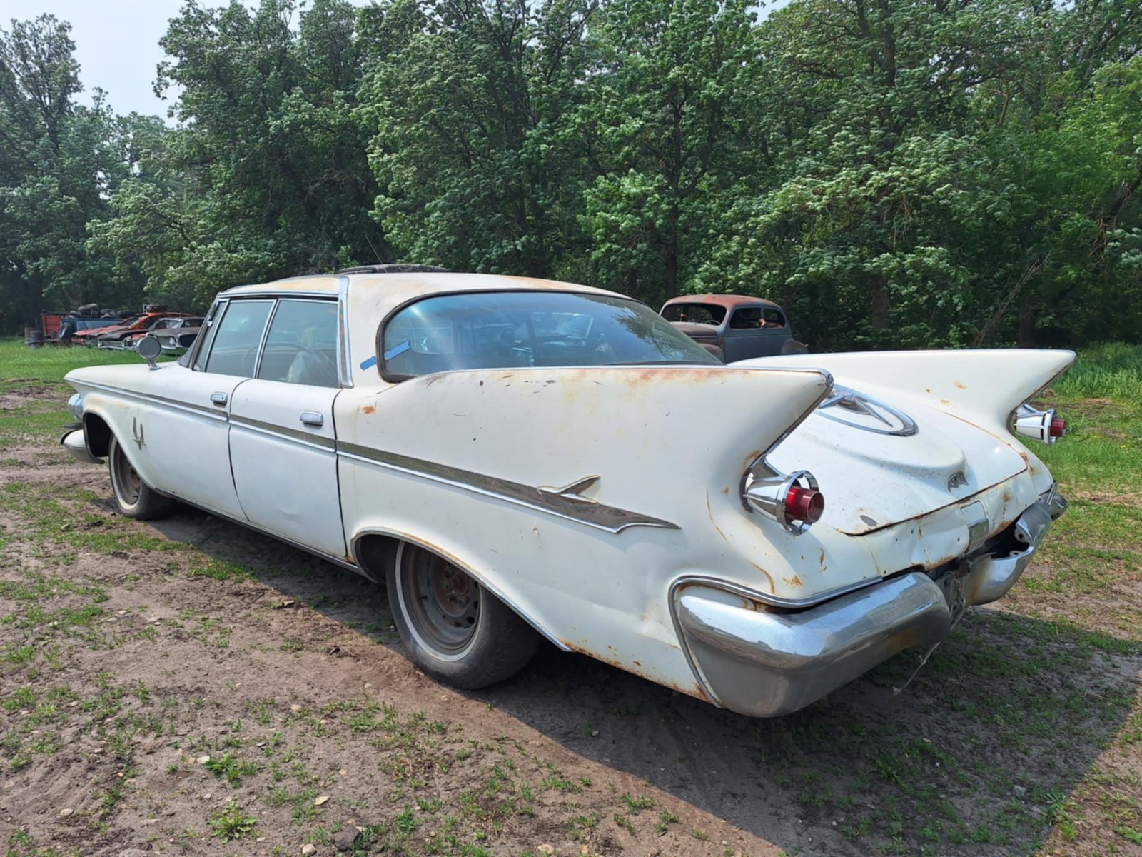 Chrysler-Imperial-1961-3