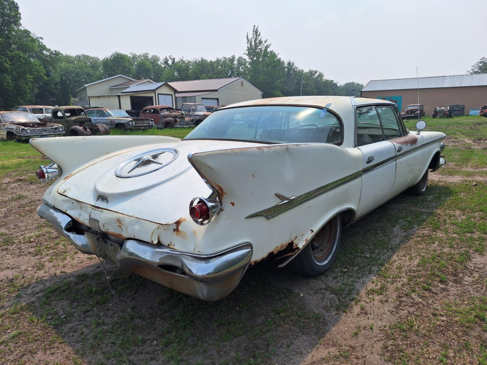 Chrysler-Imperial-1961-5
