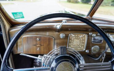 Chrysler-Imperial-Airflow-Sedan-1936-Sedan-12