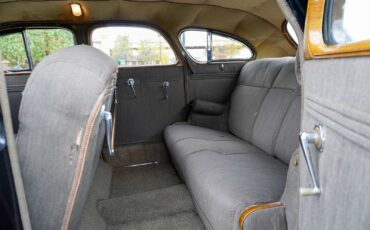 Chrysler-Imperial-Airflow-Sedan-1936-Sedan-14