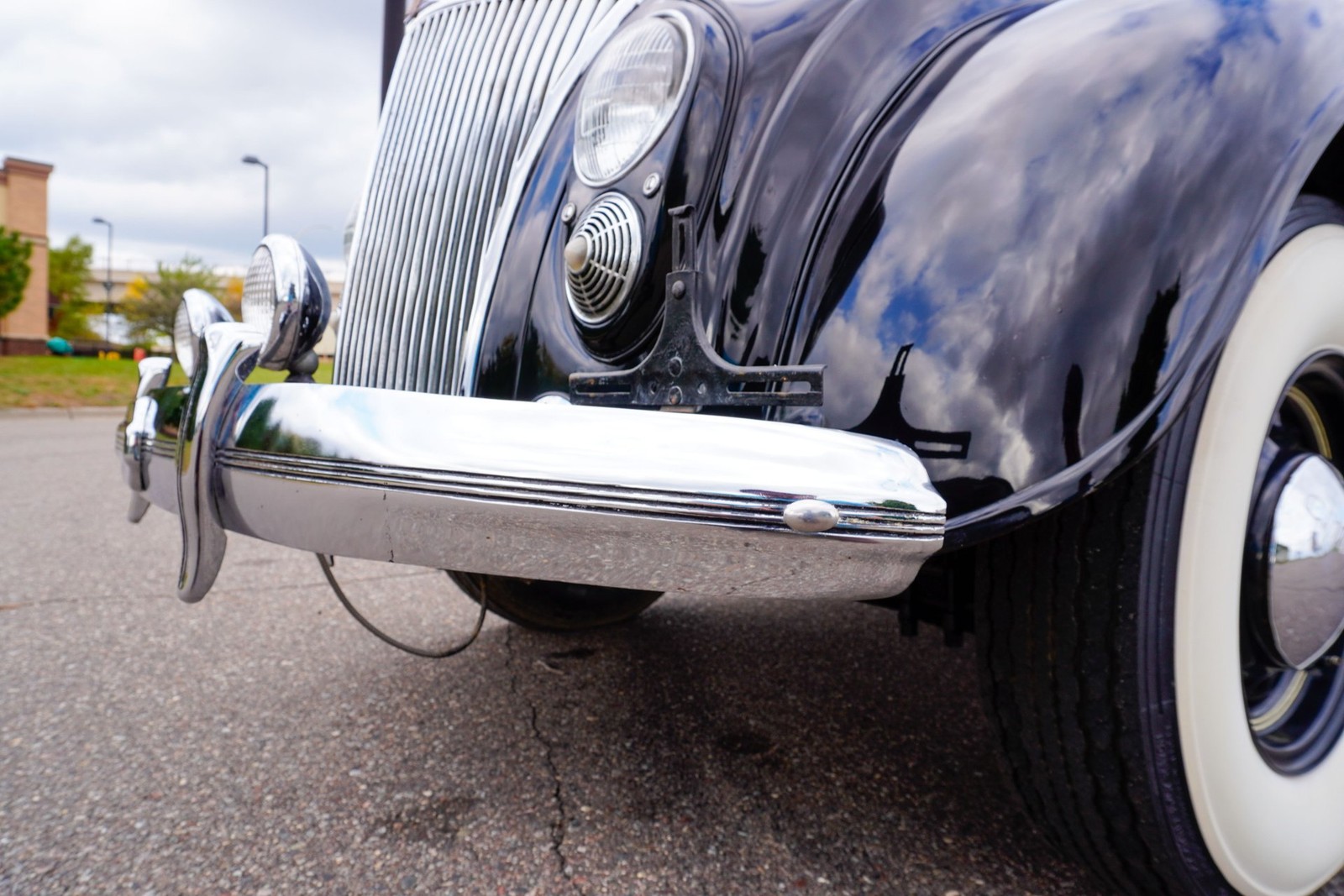 Chrysler-Imperial-Airflow-Sedan-1936-Sedan-15