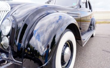 Chrysler-Imperial-Airflow-Sedan-1936-Sedan-17