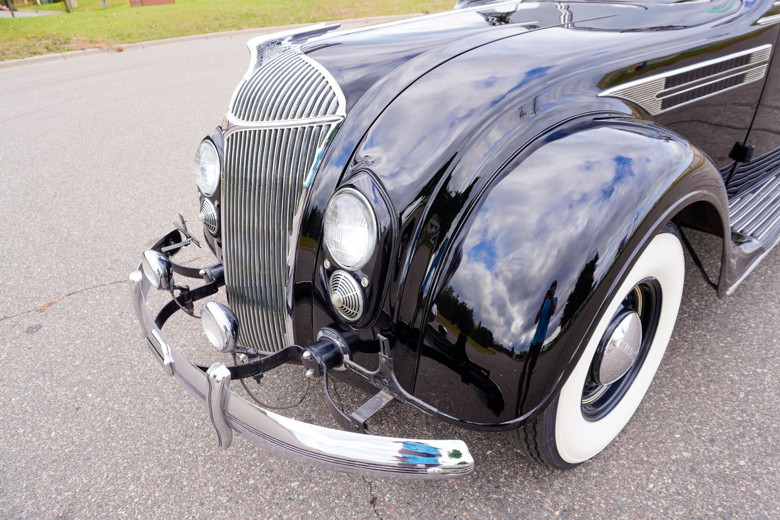 Chrysler-Imperial-Airflow-Sedan-1936-Sedan-18