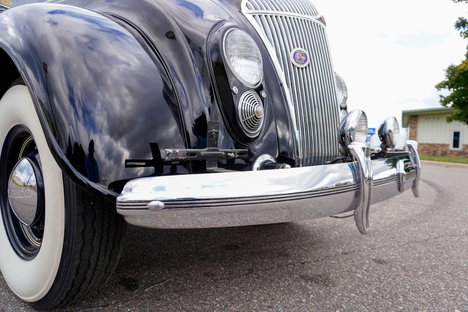Chrysler-Imperial-Airflow-Sedan-1936-Sedan-19