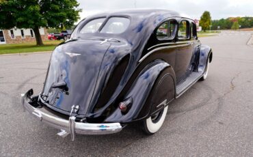 Chrysler-Imperial-Airflow-Sedan-1936-Sedan-2
