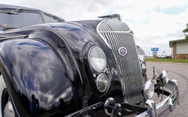 Chrysler-Imperial-Airflow-Sedan-1936-Sedan-20