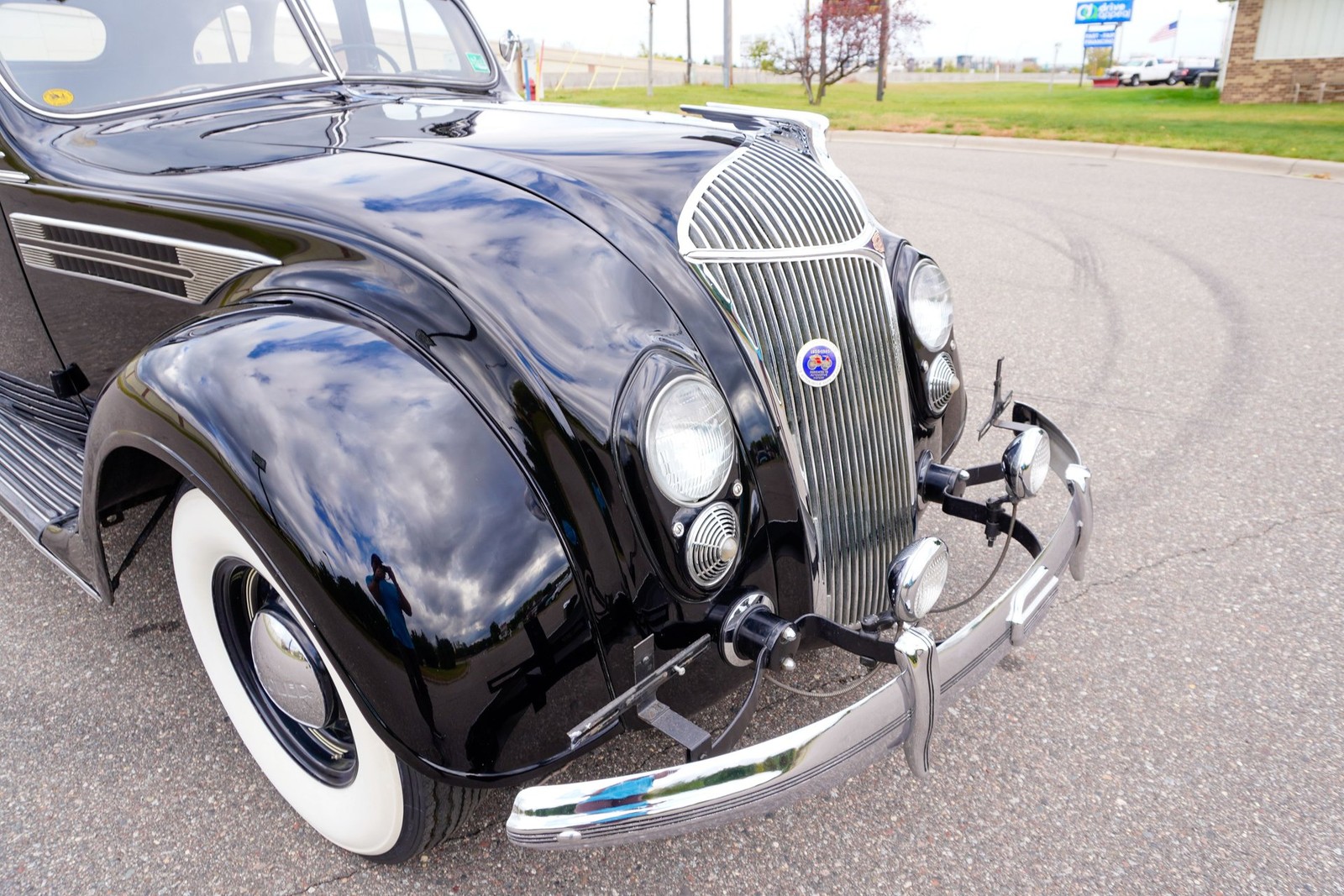 Chrysler-Imperial-Airflow-Sedan-1936-Sedan-22