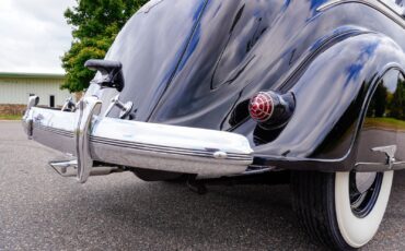 Chrysler-Imperial-Airflow-Sedan-1936-Sedan-23