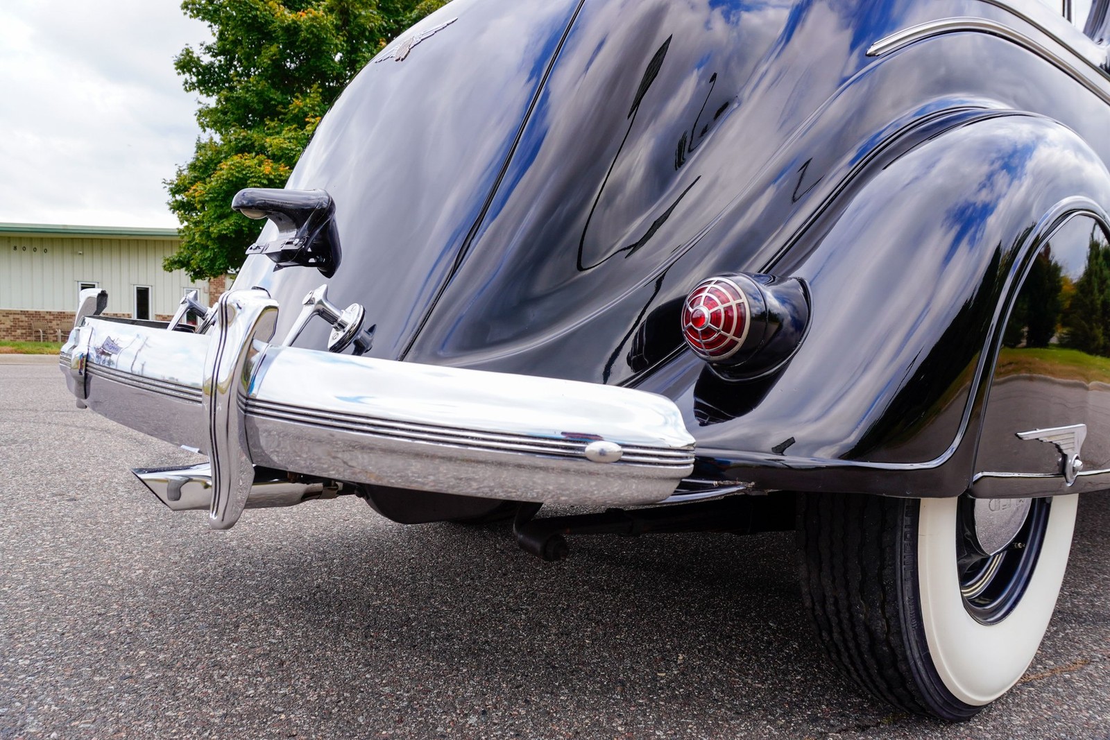 Chrysler-Imperial-Airflow-Sedan-1936-Sedan-23