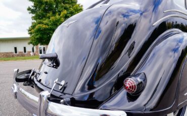 Chrysler-Imperial-Airflow-Sedan-1936-Sedan-24