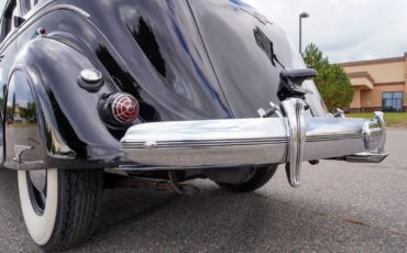 Chrysler-Imperial-Airflow-Sedan-1936-Sedan-27