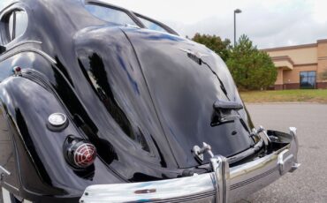 Chrysler-Imperial-Airflow-Sedan-1936-Sedan-28