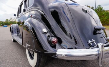 Chrysler-Imperial-Airflow-Sedan-1936-Sedan-29