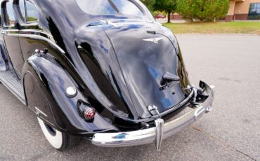 Chrysler-Imperial-Airflow-Sedan-1936-Sedan-30
